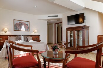 National Hotel