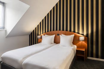 Aris Grand-Place Hotel