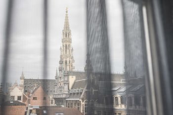 Aris Grand-Place Hotel