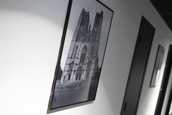 Aris Grand-Place Hotel