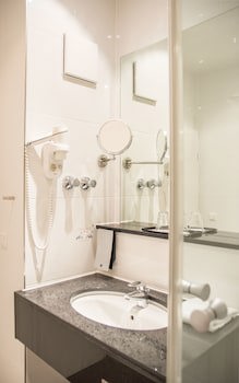 Ramada by Wyndham Muenchen Airport galeri fotoğrafı