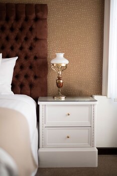 Casa Bonita Hotel & Luxury Residence