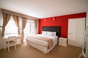 Casa Bonita Hotel & Luxury Residence