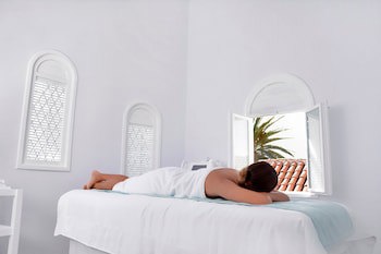 Casa Bonita Hotel & Luxury Residence