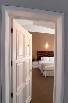 Casa Bonita Hotel & Luxury Residence