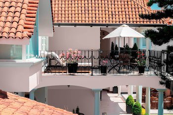 Casa Bonita Hotel & Luxury Residence