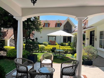 Casa Bonita Hotel & Luxury Residence