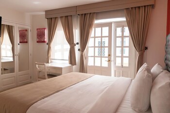 Casa Bonita Hotel & Luxury Residence