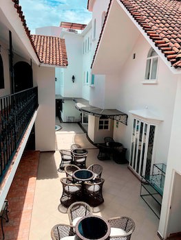 Casa Bonita Hotel & Luxury Residence