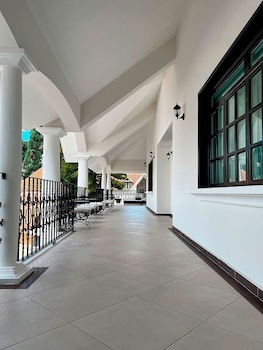 Casa Bonita Hotel & Luxury Residence