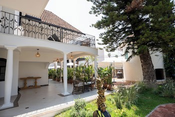 Casa Bonita Hotel & Luxury Residence