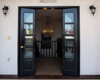 Casa Bonita Hotel & Luxury Residence