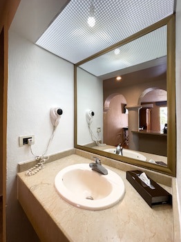 Gran Plaza Hotel & Convention Center
