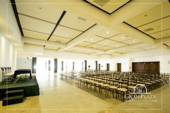 Gran Plaza Hotel & Convention Center