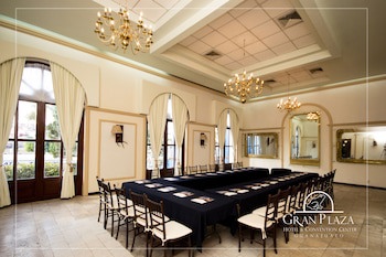 Gran Plaza Hotel & Convention Center