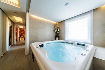 Airport Hotel Okecie
