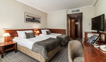 Airport Hotel Okecie
