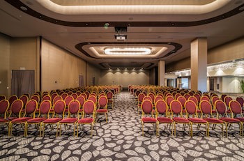 Airport Hotel Okecie