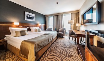 Airport Hotel Okecie