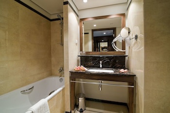 Airport Hotel Okecie