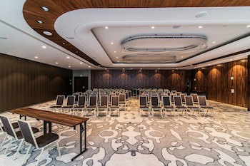 Airport Hotel Okecie