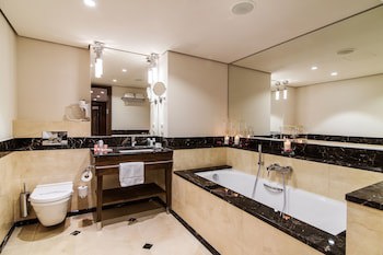 Airport Hotel Okecie