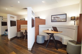 Courtyard By Marriott Glasgow Airport