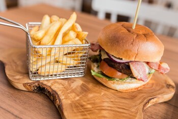 Courtyard By Marriott Glasgow Airport