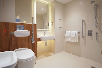 Courtyard By Marriott Glasgow Airport