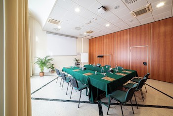 Phi Hotel Emilia galeri fotoğrafı