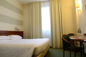 Phi Hotel Emilia galeri fotoğrafı