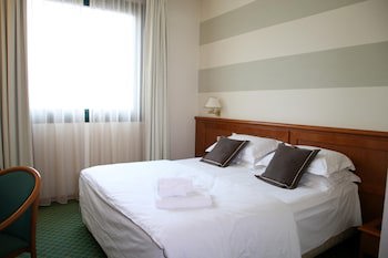 Phi Hotel Emilia galeri fotoğrafı
