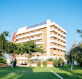 Mercure Ismailia Forsan Island Hotel
