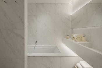 Duxton Reserve Singapore, Autograph Collection