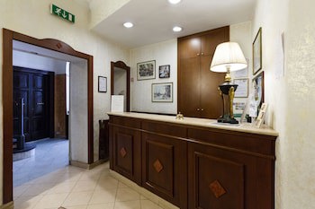 Hotel Paris fotoğrafı