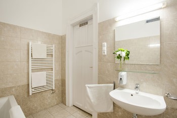 Baross City Hotel