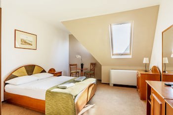 Baross City Hotel