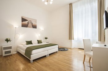 Baross City Hotel