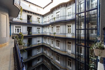 Baross City Hotel