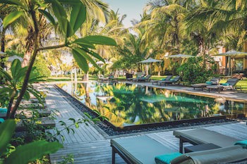 Dinarobin Beachcomber Golf Resort & Spa