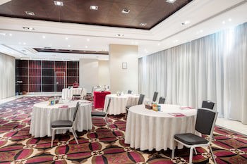Crowne Plaza Hotel Beirut, An Ihg Hotel