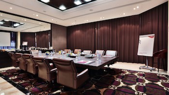 Crowne Plaza Hotel Beirut, An Ihg Hotel