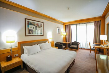 Crowne Plaza Hotel Beirut, An Ihg Hotel