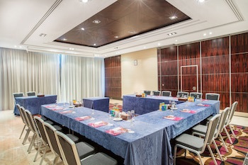 Crowne Plaza Hotel Beirut, An Ihg Hotel