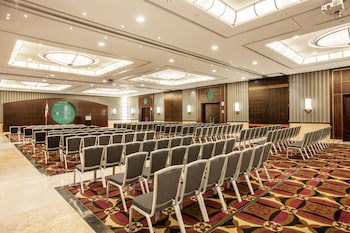 Crowne Plaza Hotel Beirut, An Ihg Hotel