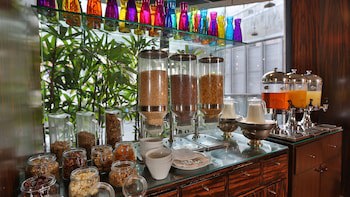 Crowne Plaza Hotel Beirut, An Ihg Hotel