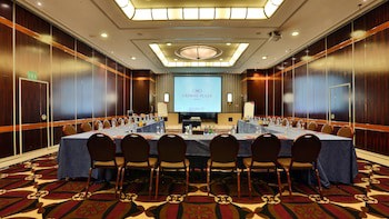 Crowne Plaza Hotel Beirut, An Ihg Hotel