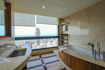 Crowne Plaza Hotel Beirut, An Ihg Hotel