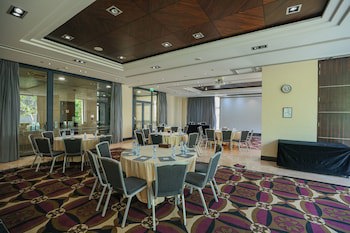 Crowne Plaza Hotel Beirut, An Ihg Hotel