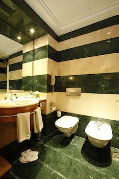 Crowne Plaza Hotel Beirut, An Ihg Hotel
